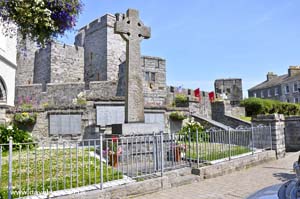 Castletown Memorial by Castle Rushen