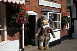 Big Teddy outside the Teddy Bear Museum in Stratford Upon Avon